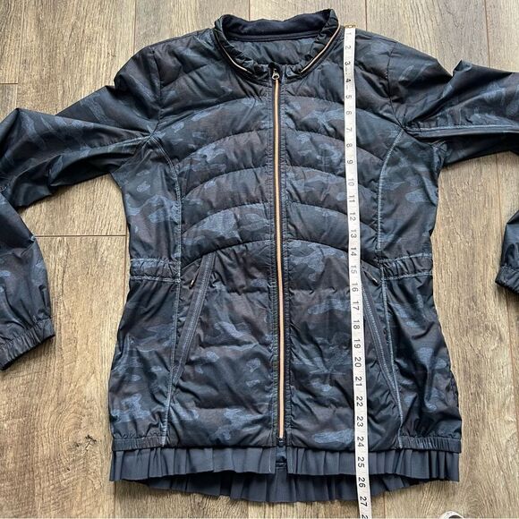 Lululemon Spring Fling Puffy Windbreaker Heathered Lotus Camo Oil Slick Blue 8 - Picture 14 of 16